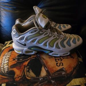 Nike Sneakers in White, Gray, and Green